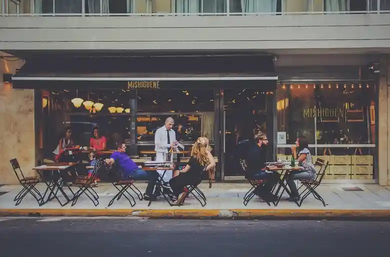restaurants open on sunday